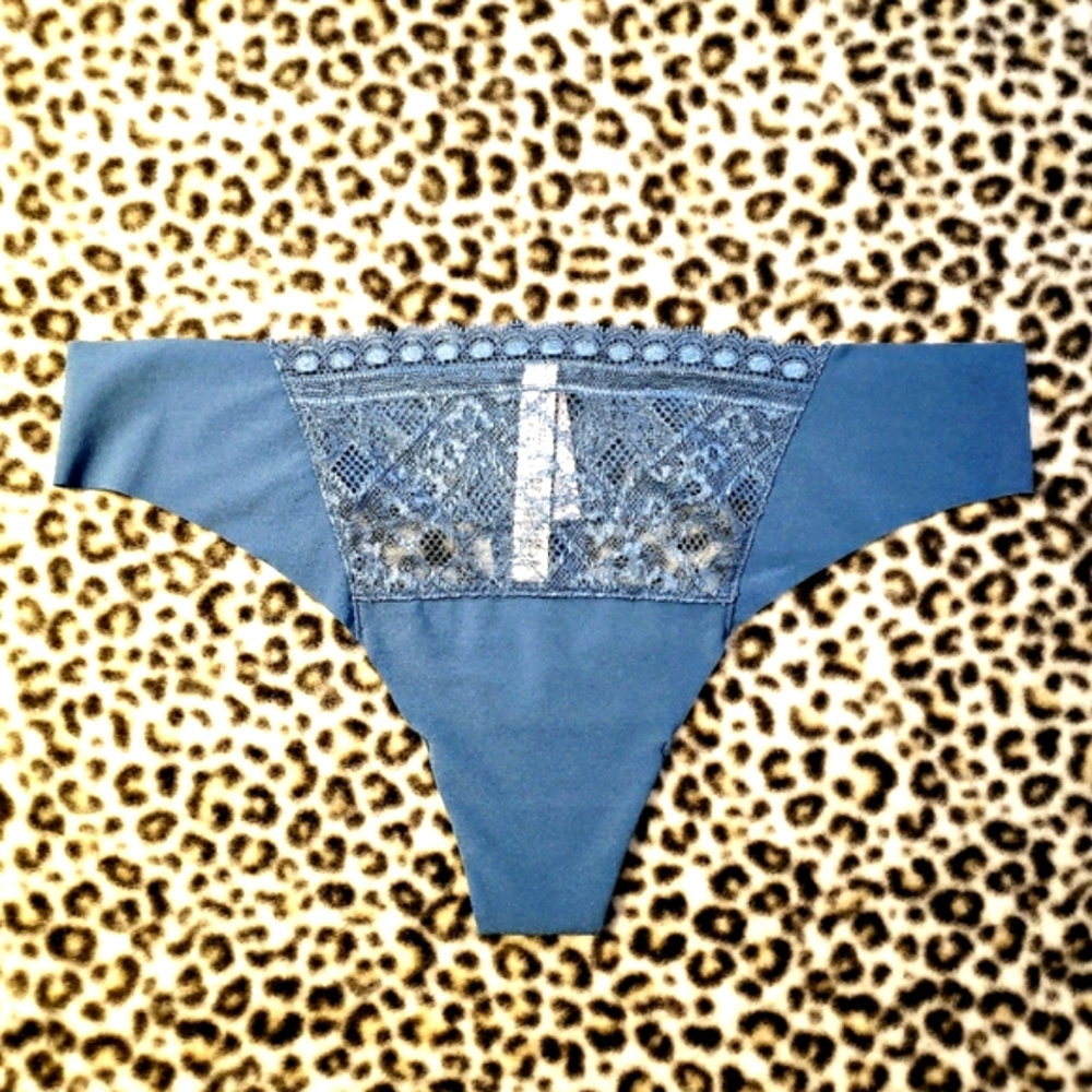 2017 Victoria's Secret Body by Victoria Blue Seamless No Show Thong with Lace, L